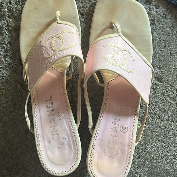 AUTHENTIC Chanel sandals - Picture 2 of 10